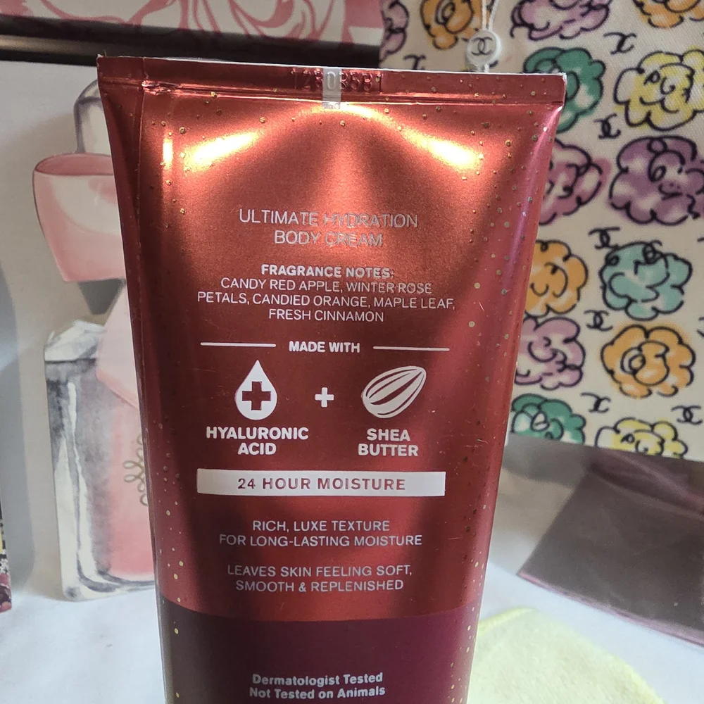 Bath & Body Works Winter Candy Apple Body Cream - Red - Picture 3 of 3